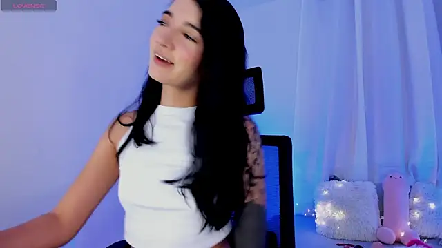 Snapshot of Hi_Soyfer chatting on September 22, 1:04 am Hi Soyfer online show from September 22, 1:04 am