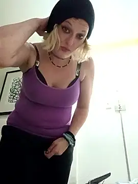 Snapshot of KITTYBOOBOOFUXX chatting on October 20, 11:41 pm KITTYBOOBOOFUXX online show from October 20, 11:41 pm