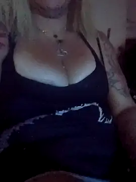 deedeelove82 online show from December 13, 10:27 pm