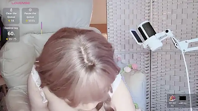 Cocobee online show from February 5, 5:16 pm