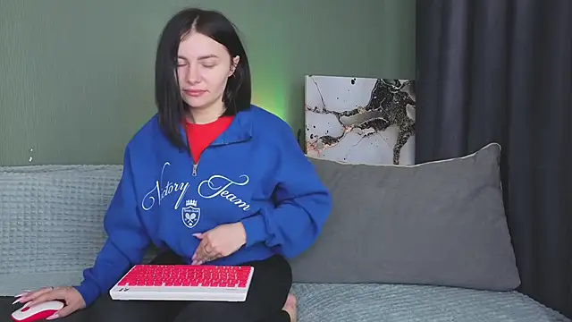 Charlotte Woods online show from September 14, 4:21 am