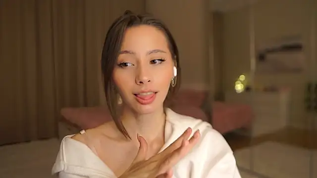 EditaBails online show from January 16, 7:21 pm