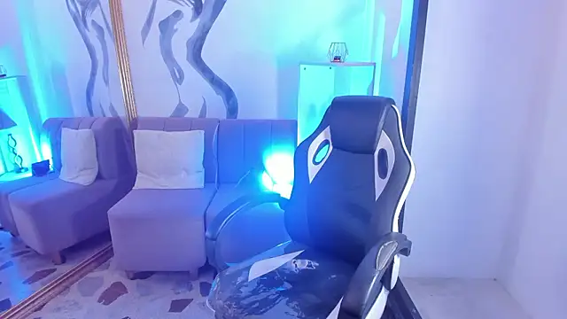 VanessaScott  online show from February 27, 7:08 am