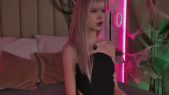 BellaSecrett online show from November 5, 2:55 pm