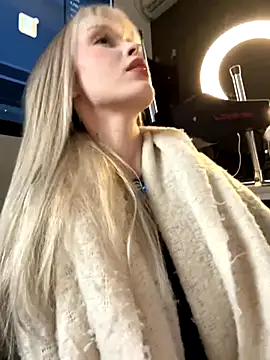 BellaSecrett online show from November 13, 3:44 pm