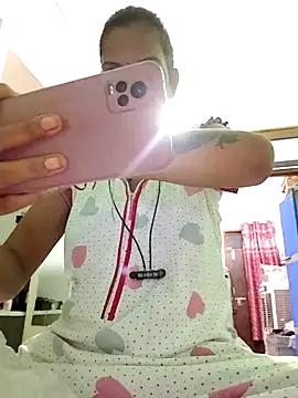 Hotty-Nidhi online show from September 9, 2:39 pm