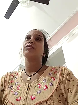 Hotty-Nidhi online show from October 19, 3:19 am