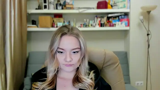 Kara Smith  online show from November 28, 11:41 pm