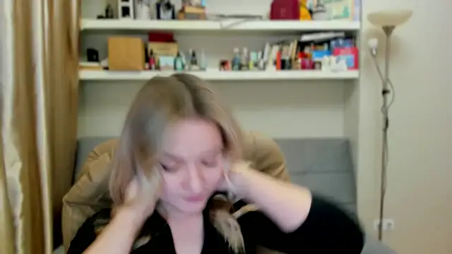 Snapshot of Kara_Smith_ chatting on October 19, 11:29 pm Kara Smith online show from October 19, 11:29 pm