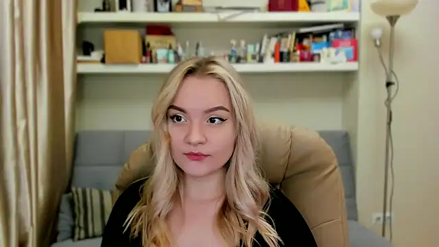 Snapshot of Kara_Smith_ chatting on September 15, 11:12 pm Kara Smith online show from September 15, 11:12 pm