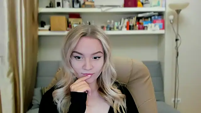 Snapshot of Kara_Smith_ chatting on October 8, 11:09 pm Kara Smith online show from October 8, 11:09 pm