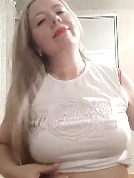 Irina3718 online show from November 3, 4:22 pm