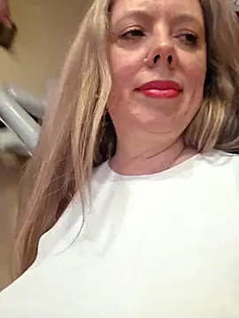 Irina3718 online show from April 8, 1:57 pm