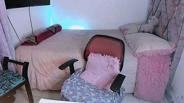 Tania rendon online show from February 7, 10:52 am