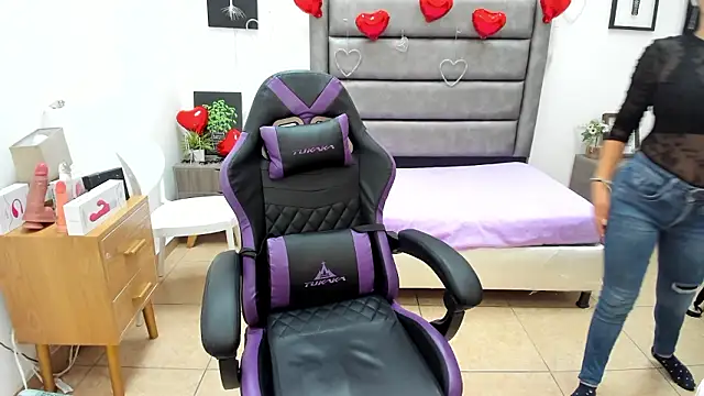 Tania Duque online show from March 4, 2:34 pm