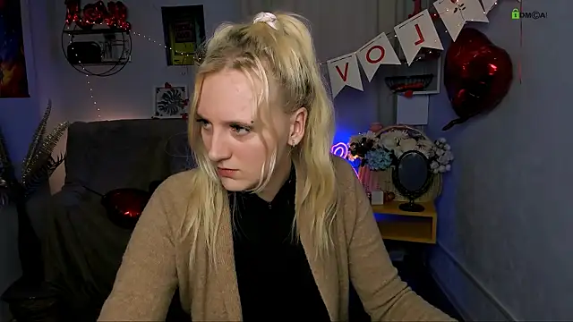 madam uliis online show from February 18, 5:45 pm