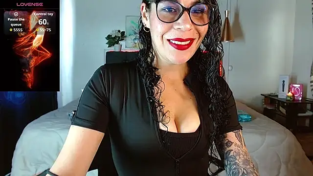 mia velvet1 online show from October 25, 1:52 pm