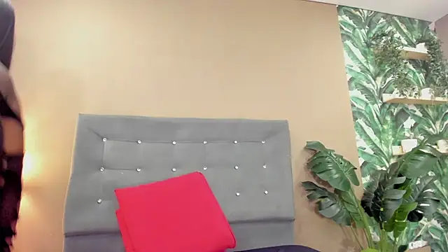 BetsyBennet  online show from February 5, 9:51 pm