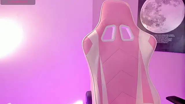 BetsyBennet  online show from October 8, 9:19 pm