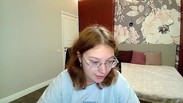 AngelinaLow online show from September 30, 11:38 am