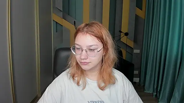 AngelinaLow online show from December 22, 12:30 pm