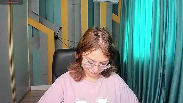 AngelinaLow online show from September 15, 11:40 am