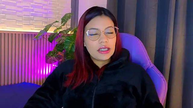 TiffanyWalk online show from November 12, 10:57 am