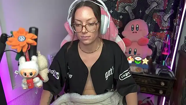 SpaceCowWhore online show from January 13, 7:40 pm