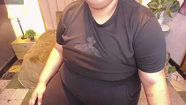 ailyn maury online show from April 11, 1:37 pm