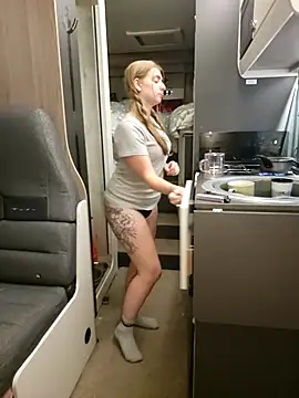 Snapshot of Amesthyst_destiny chatting on October 1, 11:42 pm Amesthyst destiny online show from October 1, 11:42 pm