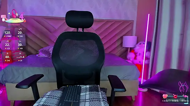 alice kingsley  online show from December 13, 8:59 pm