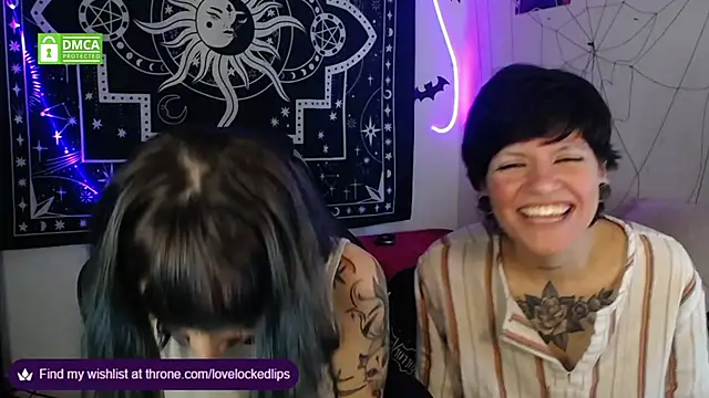 lovelockedlips online show from November 12, 9:02 pm