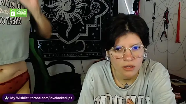 lovelockedlips online show from December 2, 3:30 am