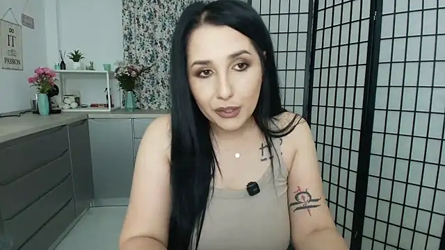 missdyaa online show from June 13, 10:51 pm