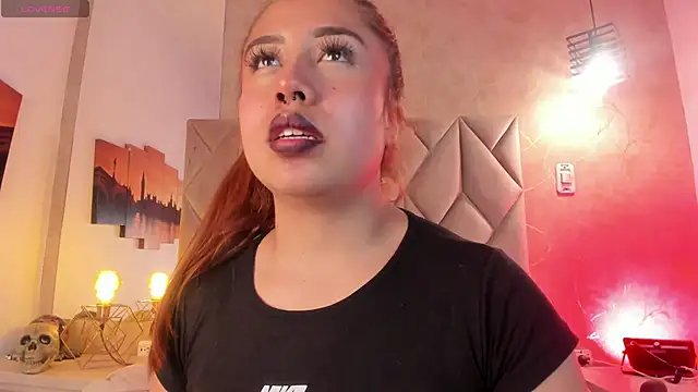 kailinmoonx online show from April 1, 1:41 pm