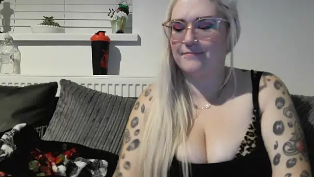 Sizzling Indie36 online show from October 3, 10:04 pm