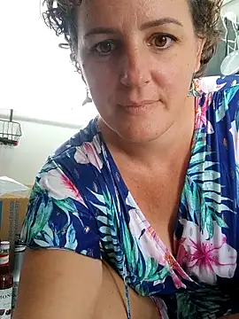 emiliemilf online show from March 4, 7:31 pm