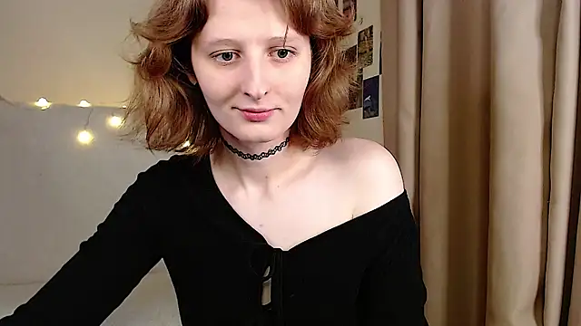 Snapshot of c0ralynx chatting on October 9, 2:26 am c0ralynx online show from October 9, 2:26 am