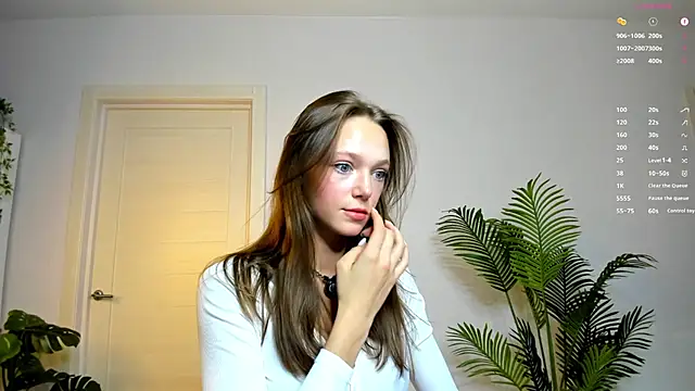 Snapshot of Sweet_Piece chatting on October 12, 8:00 pm Sweet Piece online show from October 12, 8:00 pm