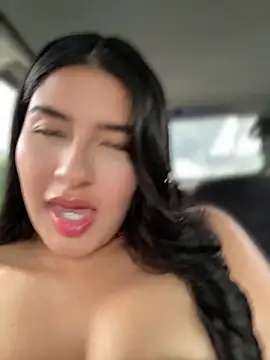 andrea gomes  online show from April 11, 3:59 pm