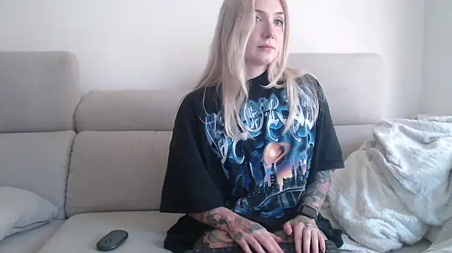 tattoobbgirl online show from October 10, 3:17 pm