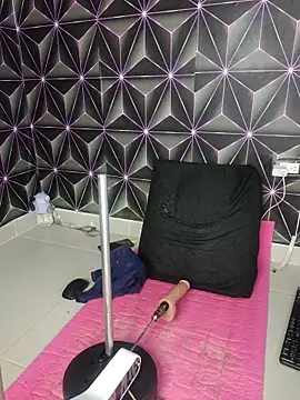 Megann 9 online show from December 18, 11:48 am