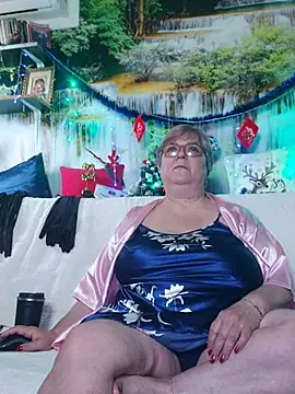 QueenPammy1 online show from December 17, 9:02 am