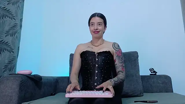 Misscarolsph online show from March 26, 8:21 pm