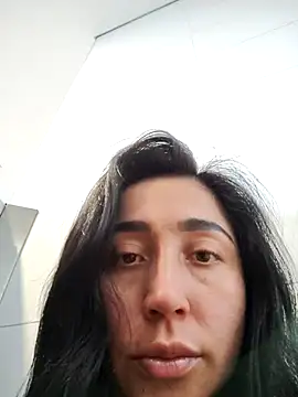 Elowyn online show from March 31, 9:48 pm