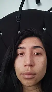 Elowyn online show from November 18, 1:01 pm