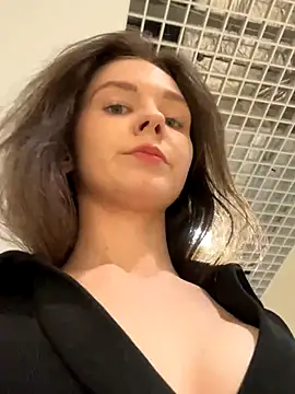 MilaBee online show from October 23, 9:48 am