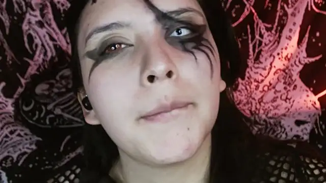 mikaskullcs online show from October 18, 9:49 pm