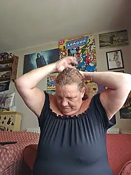 MissQueenBeex online show from July 31, 7:53 am