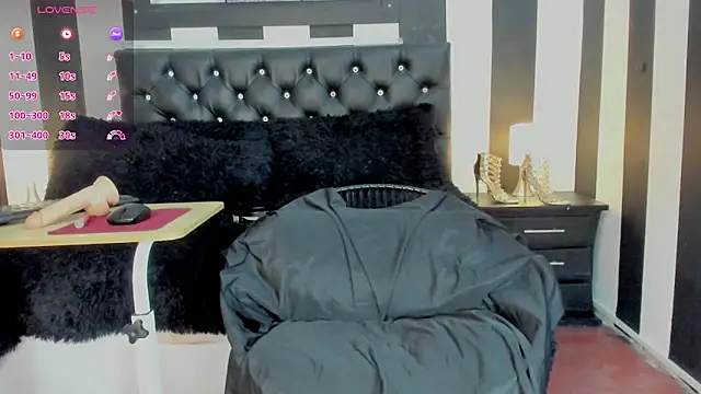 Snapshot of dirtyplayluna chatting on September 10, 1:44 pm dirtyplayluna online show from September 10, 1:44 pm